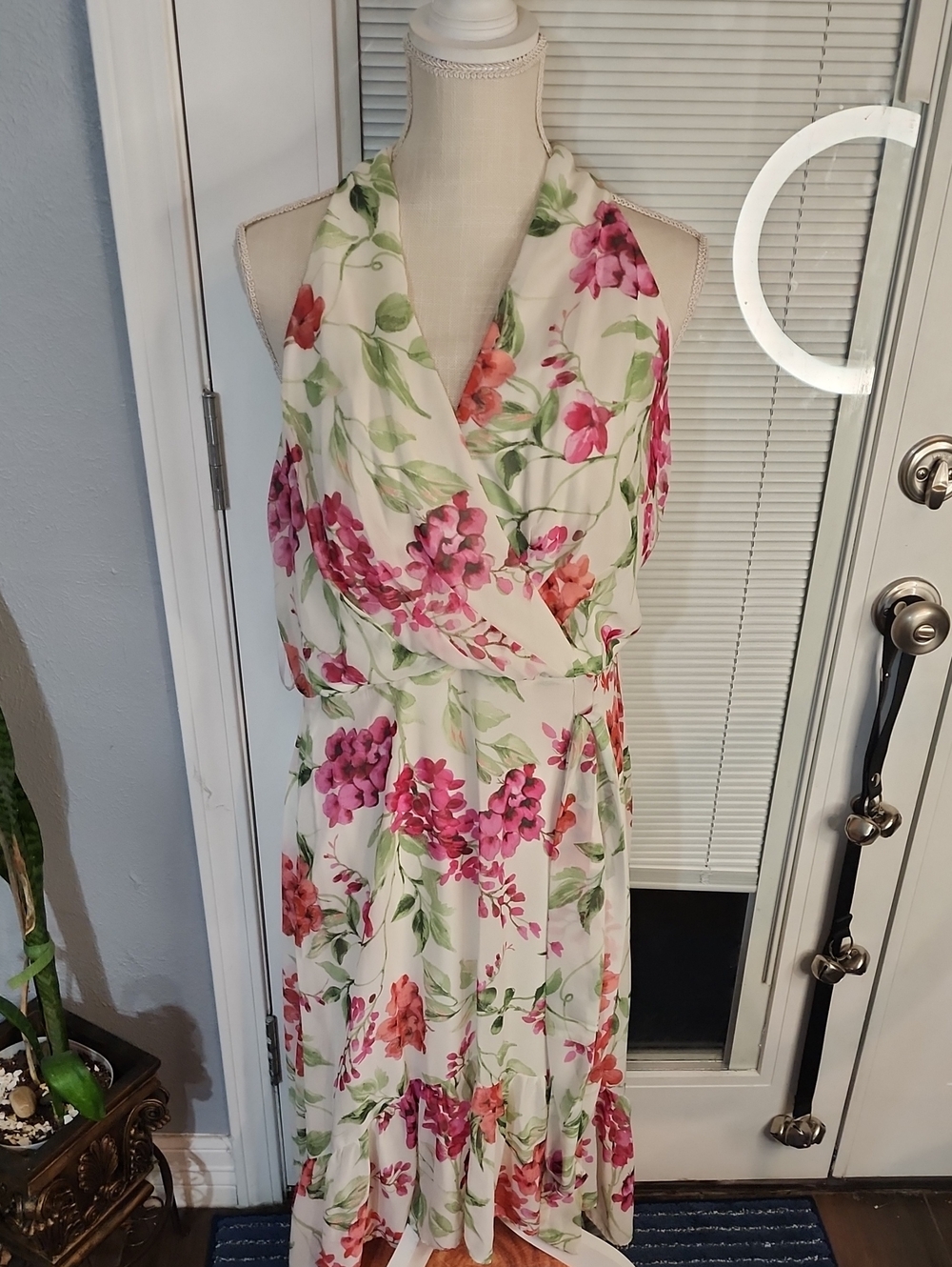 Roz & Ali White Maxi Dress with Pink Floral Print